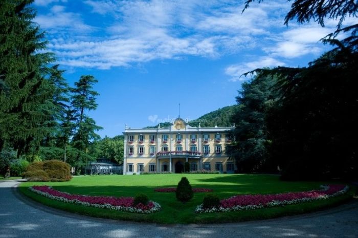 Villa esterno giorno