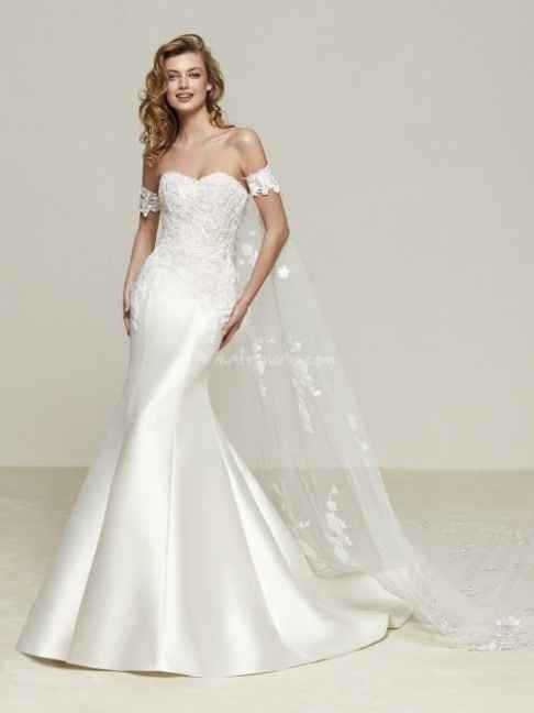 Pronovias 10