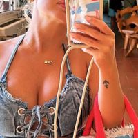 Stare scollata davanti al marito sulla spiaggia può essere piacevole per la vita dì coppia - 1