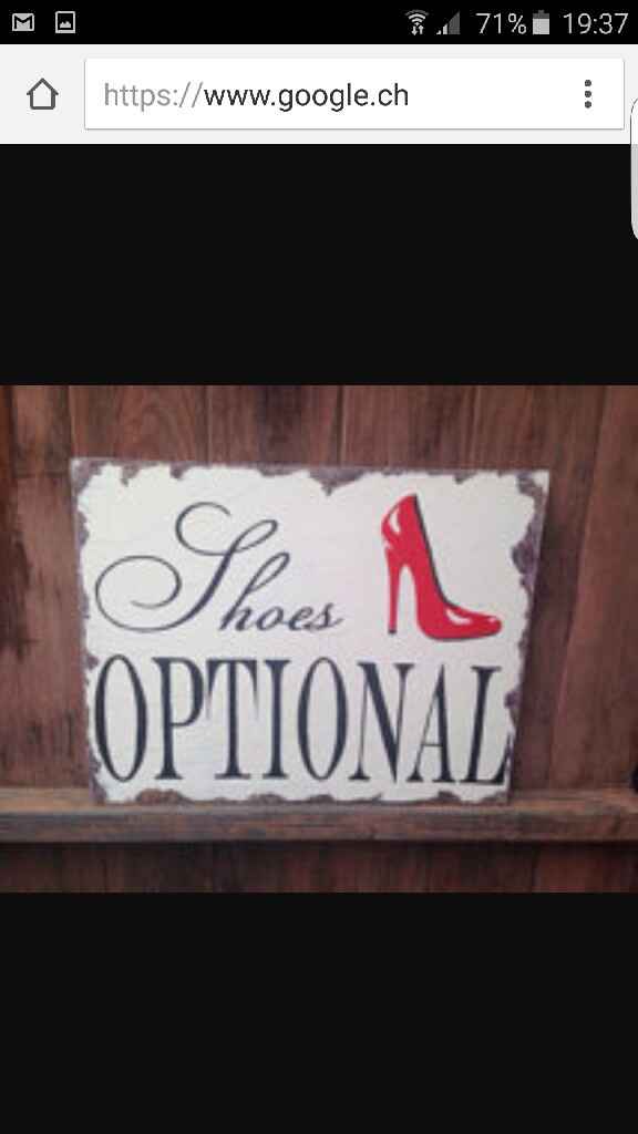 Wedding bag o hostess  che distribuisce  infradito e ventagli? - 1