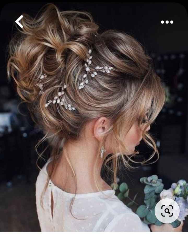 Acconciatura forse, trucco no 🫤 - 2