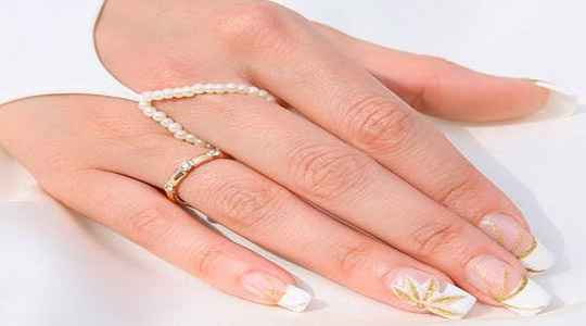 ...Nail-Art sposa...