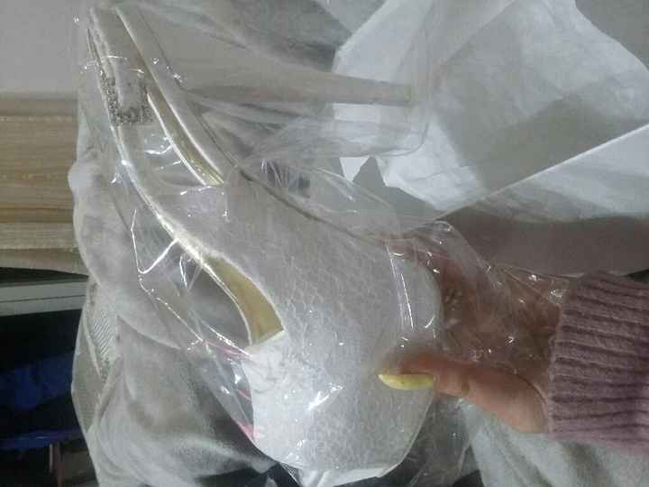 Scarpe  di chi sono??? - 1