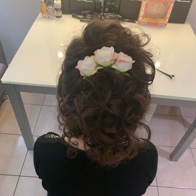 Che fermaglio indosserete tra i capelli? e la vostra acconciatura? ❤️❤️❤️ - 1