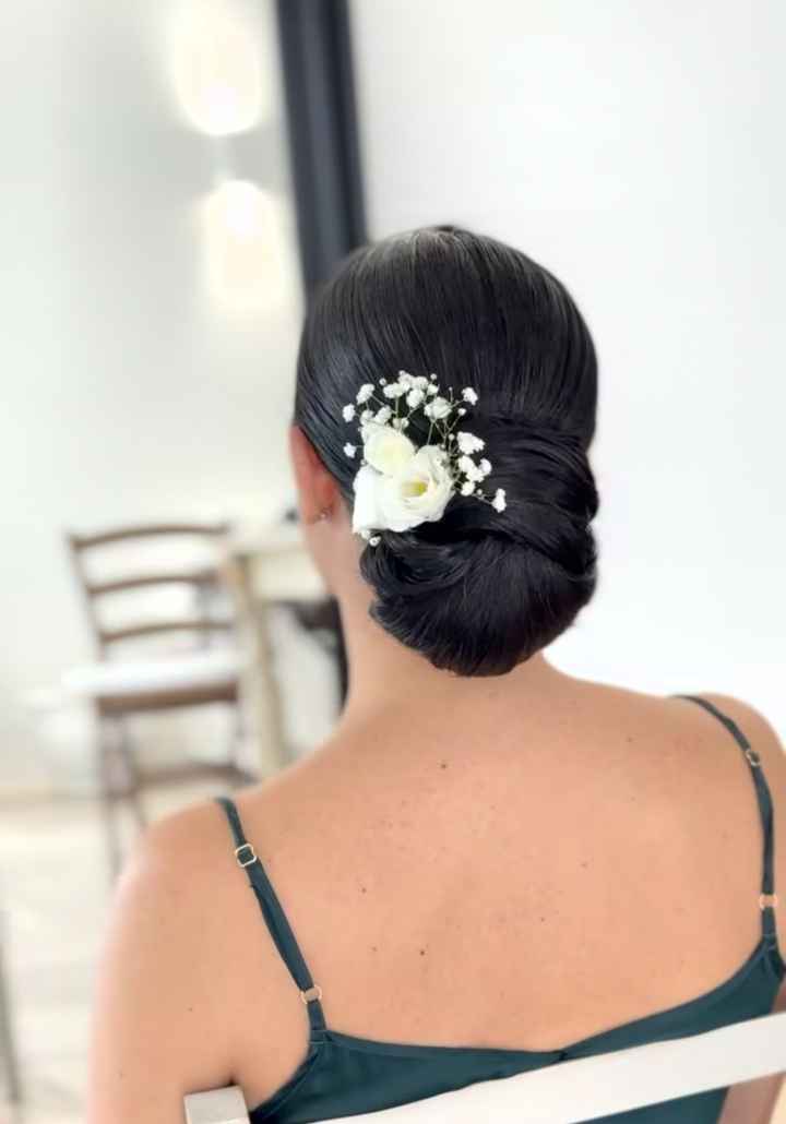 Che accessorio userai per i capelli nel grande giorno? 👑✨ - 1