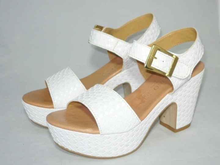 Cambio scarpe... - 1