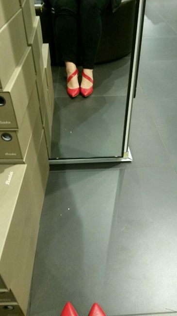 Scarpe rosse o scarpe blu - 1