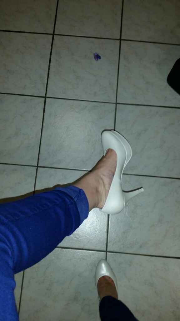 Scarpe...bianche o colorate? - 1