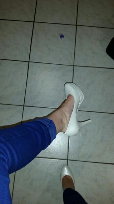 Scarpe...bianche o colorate? - 1