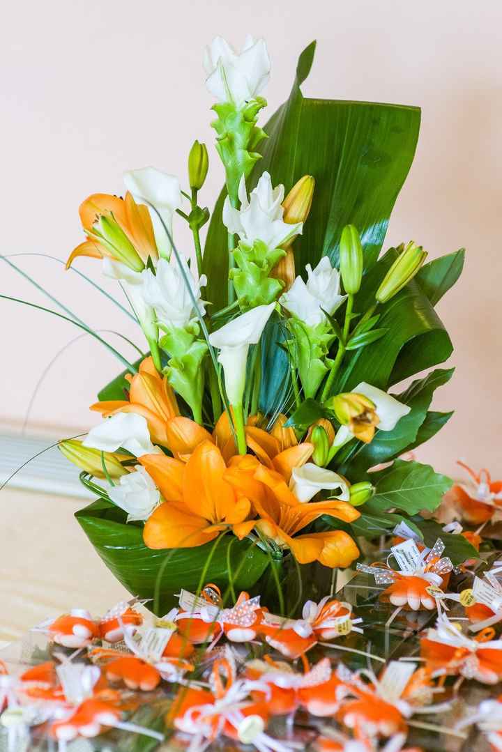 FIORI DI CURCUMA BIANCHI