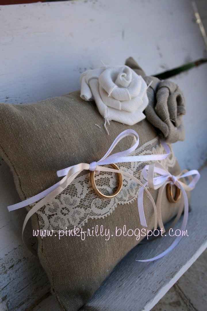 cuscino portafedi - rose e merletto
