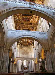 interno basilica san nicola