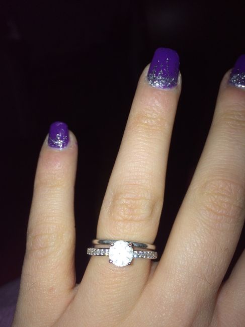 Ditemi che anche a voi l'anello di fidanzamento si muove! <img class=