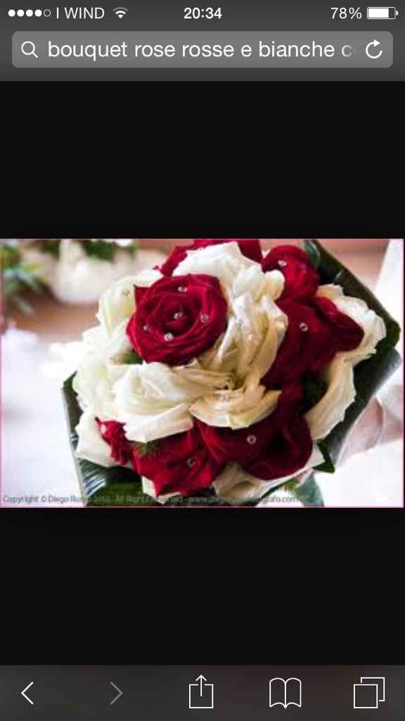 Bouquet primaverile con rose rosse, rose bianche e strass luminosi - 2