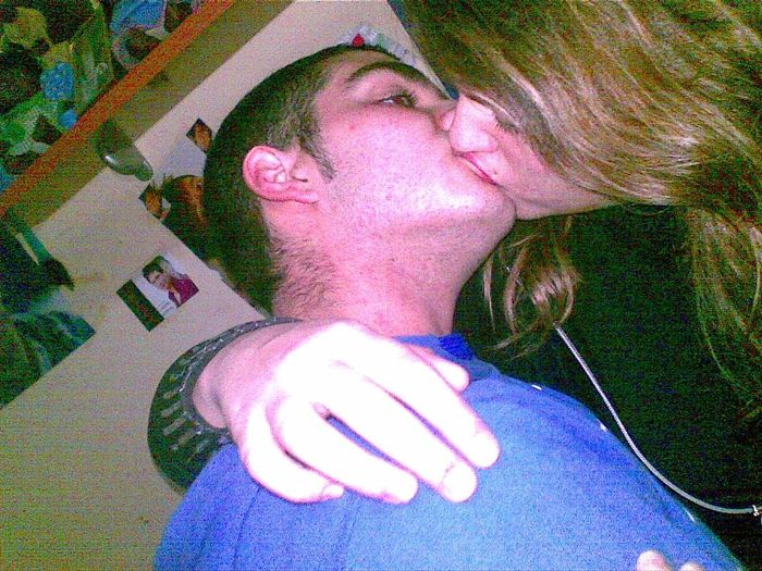 Si avvicina San Valentino - la foto dei vostri baci con fm - 3