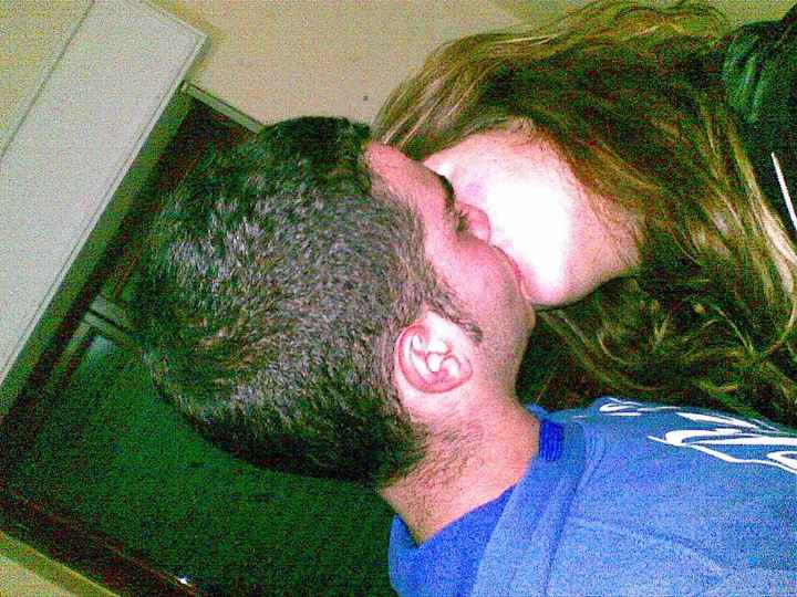 Si avvicina San Valentino - la foto dei vostri baci con fm - 4