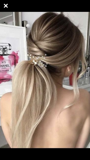 Idee acconciatura per questo abito 7