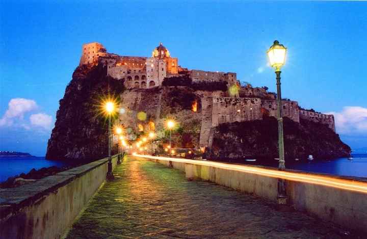 Castello Aragonese.