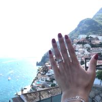 E ora mostraci una foto del tuo anello di fidanzamento! - 1