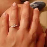 E ora mostraci una foto del tuo anello di fidanzamento! - 2