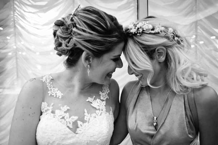  Ed ecco la prima foto ufficiale  (con la damigella) - 1