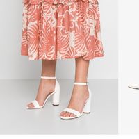 Quanto vi sono costate le scarpe da sposa? - 1