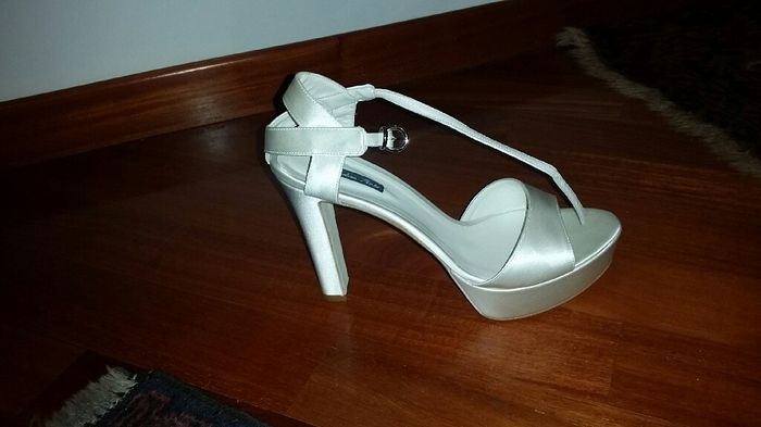 Che voto dareste a queste scarpe da sposa? - 1