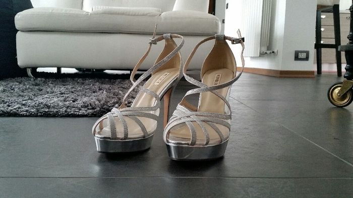 Ragazze... argomento scarpe... - 2