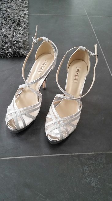 Scarpe bianche in negozi "normali"? - 1