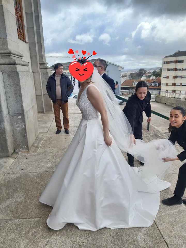 Entrare in chiesa con il velo sul viso ? - 1