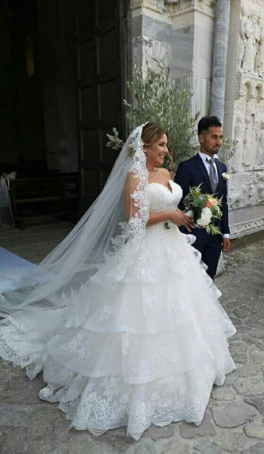 Abito da sposa a balze: si usa ancora ? 2