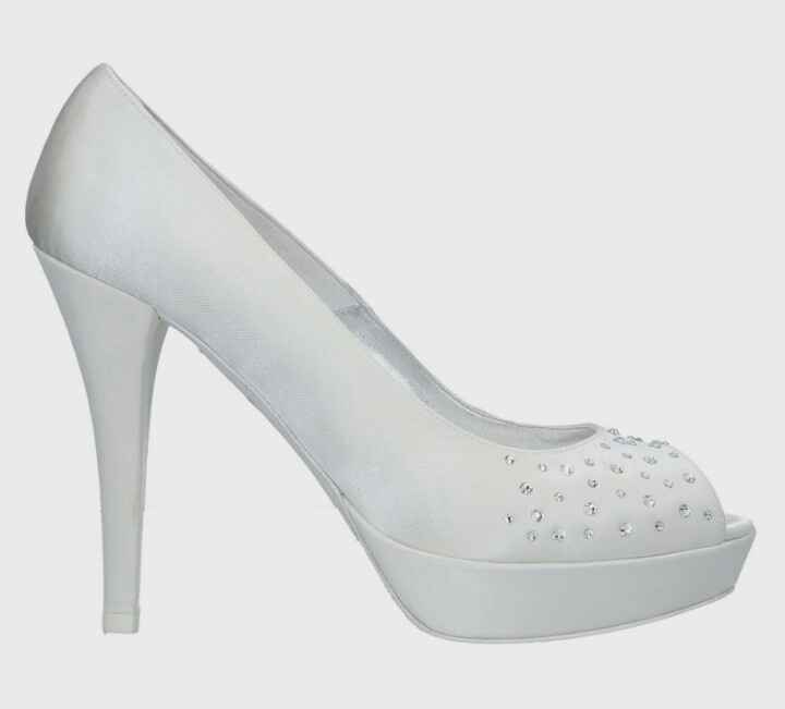 Sondaggio sul marchio delle scarpe 👰 - 1