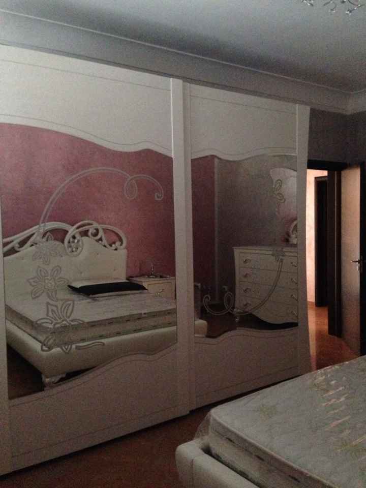 Aiutoooo camera da letto moderno contemporaneo con strass - 1