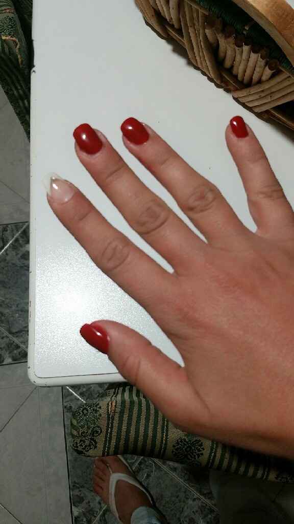 Mi fate vedere le vostre attuali unghie? - 1
