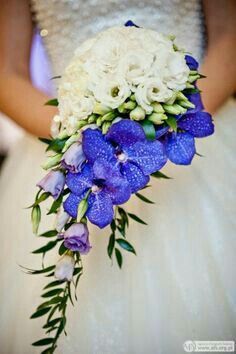 Bouquet sposa bianco-blu 5