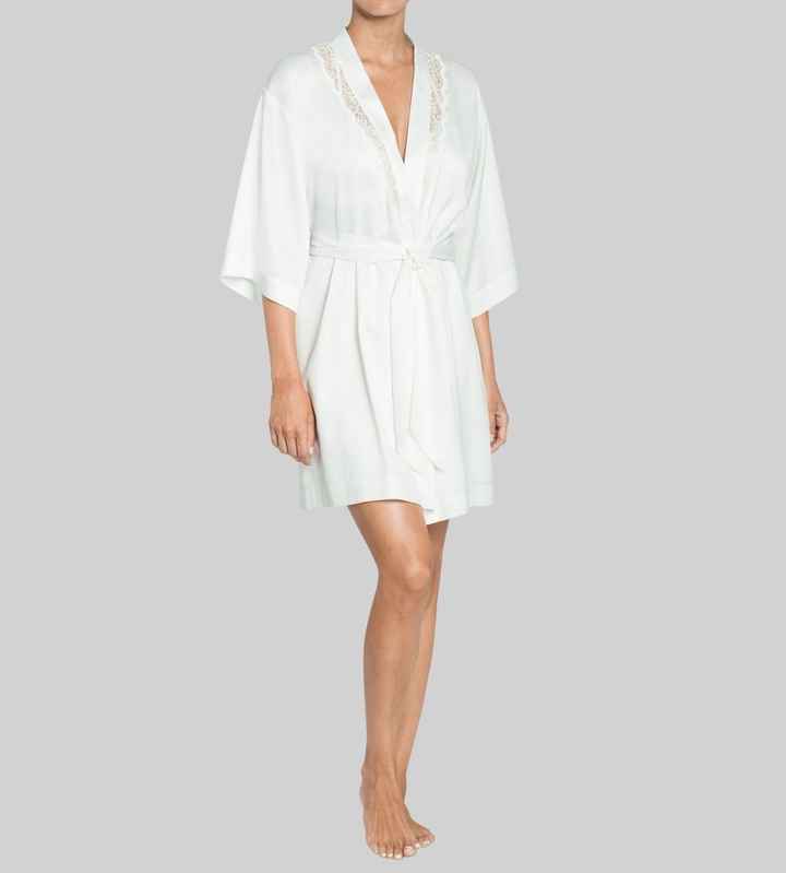 Triumph bridal kimono