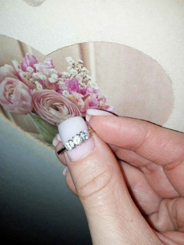 #LoveFriday - Mostrateci il vostro anello di fidanzamento - 1