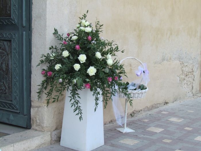 particolare ingresso Chiesa