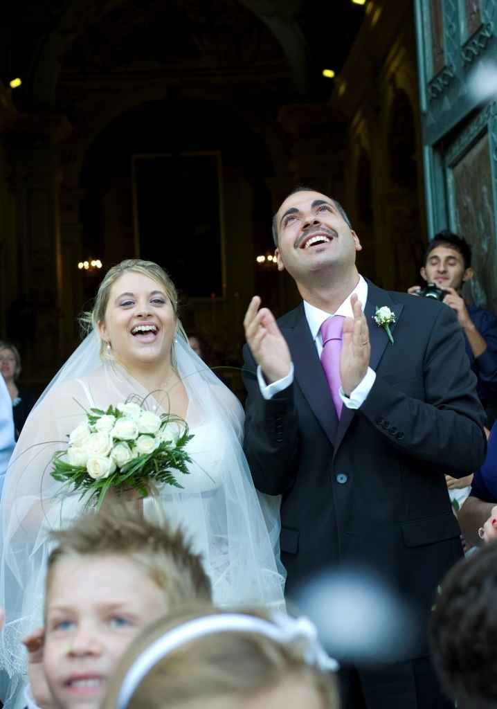 uscita Chiesa stupore spara coriandoli