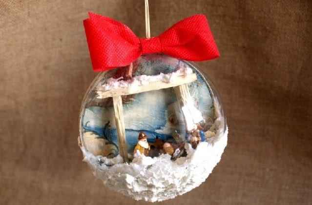sfere con dentro presepe