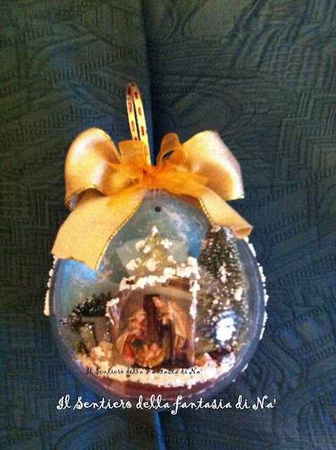 sfere con dentro presepe
