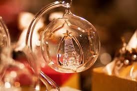 sfere con dentro presepe