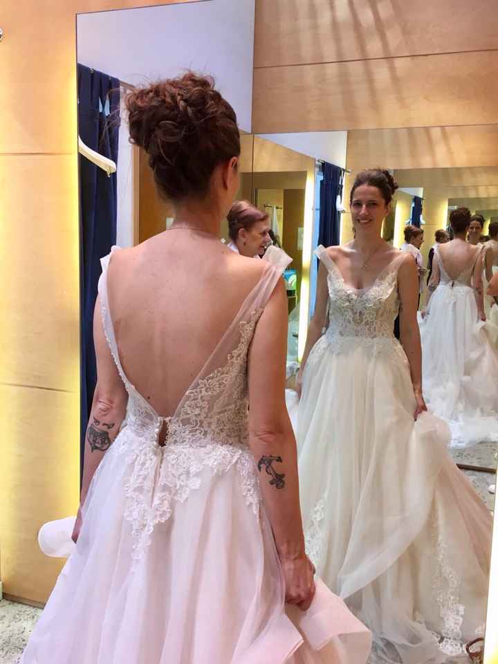 Acconciatura abito ampio - 1