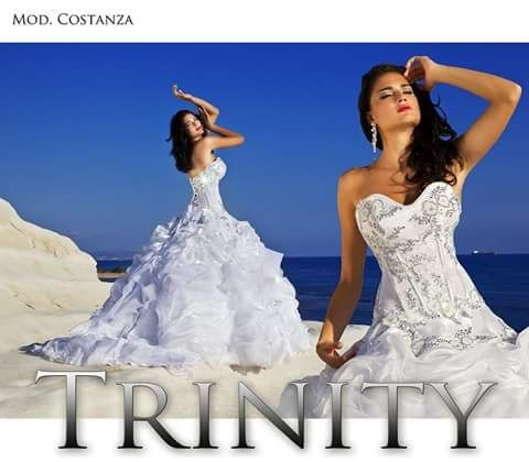 Un armadio pieno pieno di abiti da sposa?? - 2
