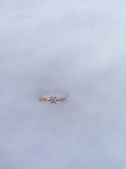 E ora mostraci una foto del tuo anello di fidanzamento! - 1