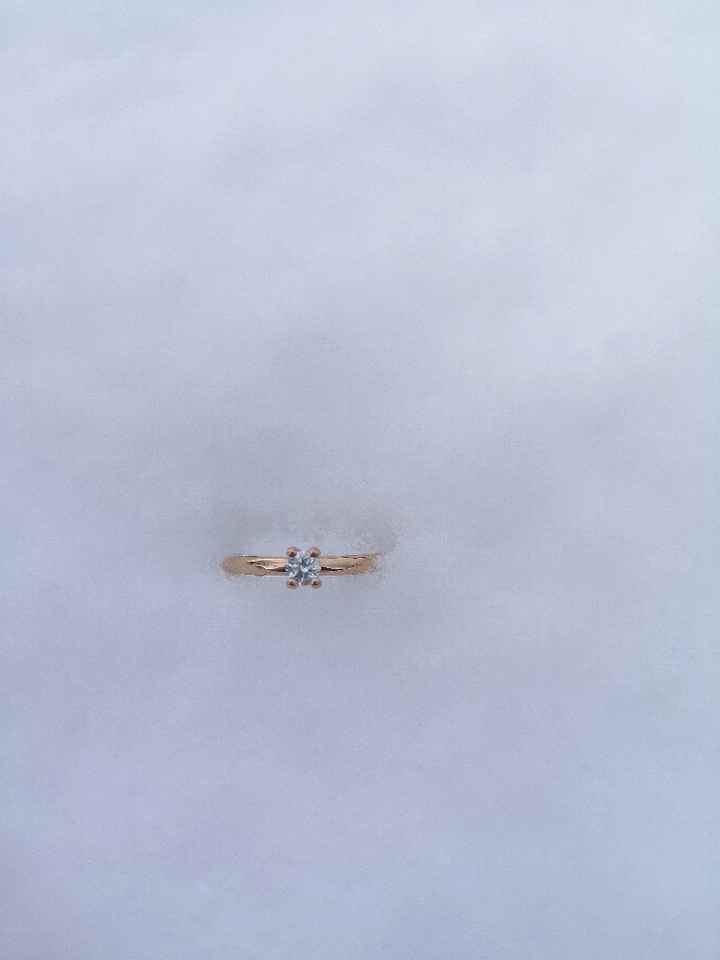 E ora mostraci una foto del tuo anello di fidanzamento! - 1