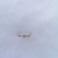 E ora mostraci una foto del tuo anello di fidanzamento! - 1