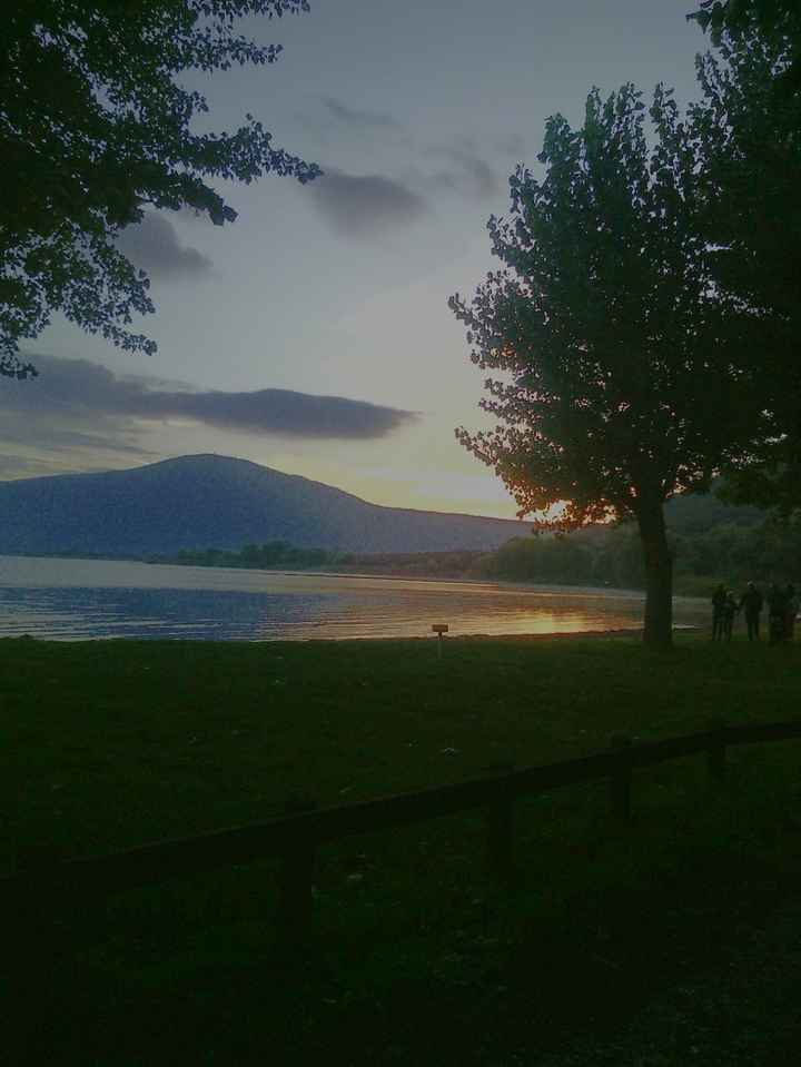 tramonto sul lago