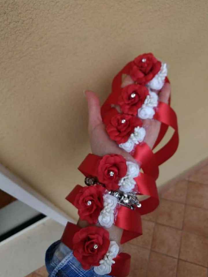 Accessorio per la mia testimone femmina 🤔 - 1