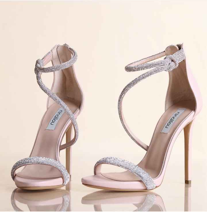 e anche le scarpe le abbiamo trovate!!! - 1